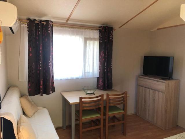 Camping de Parpaillon Roquebrune-sur-Argens Buitenkant foto